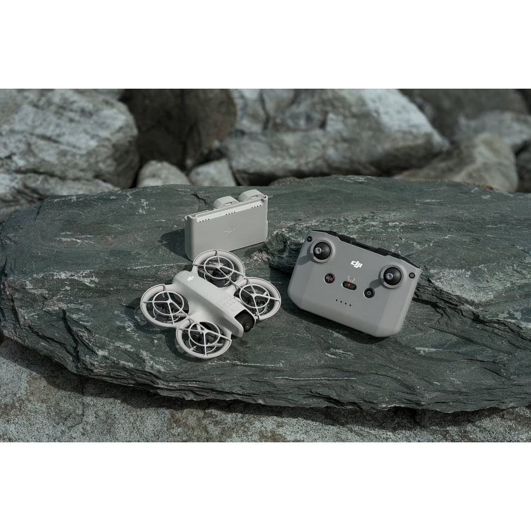 DJI Neo Fly More Combo 12
