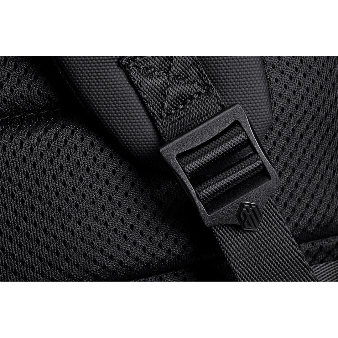 Arctic Hunter B00559 14