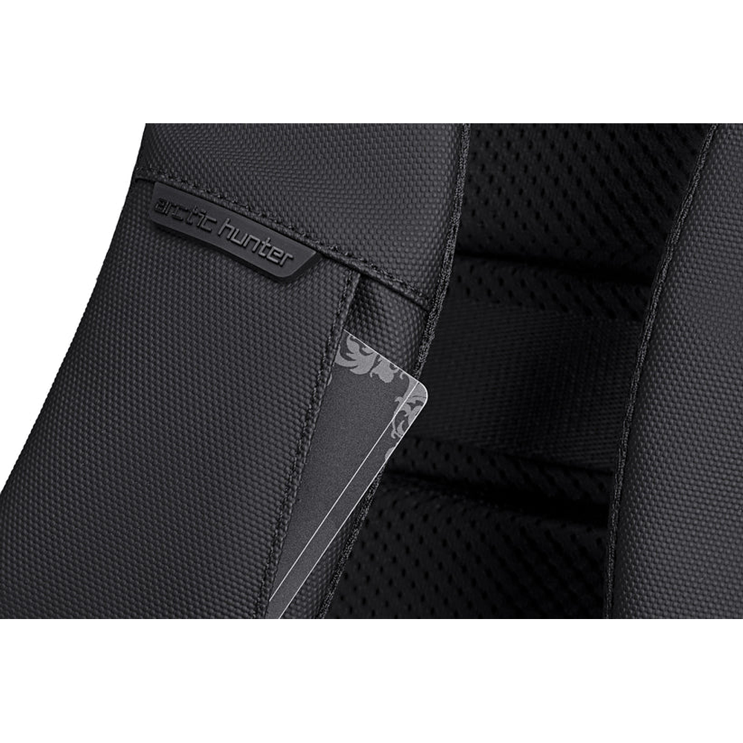 Arctic Hunter B00559 15