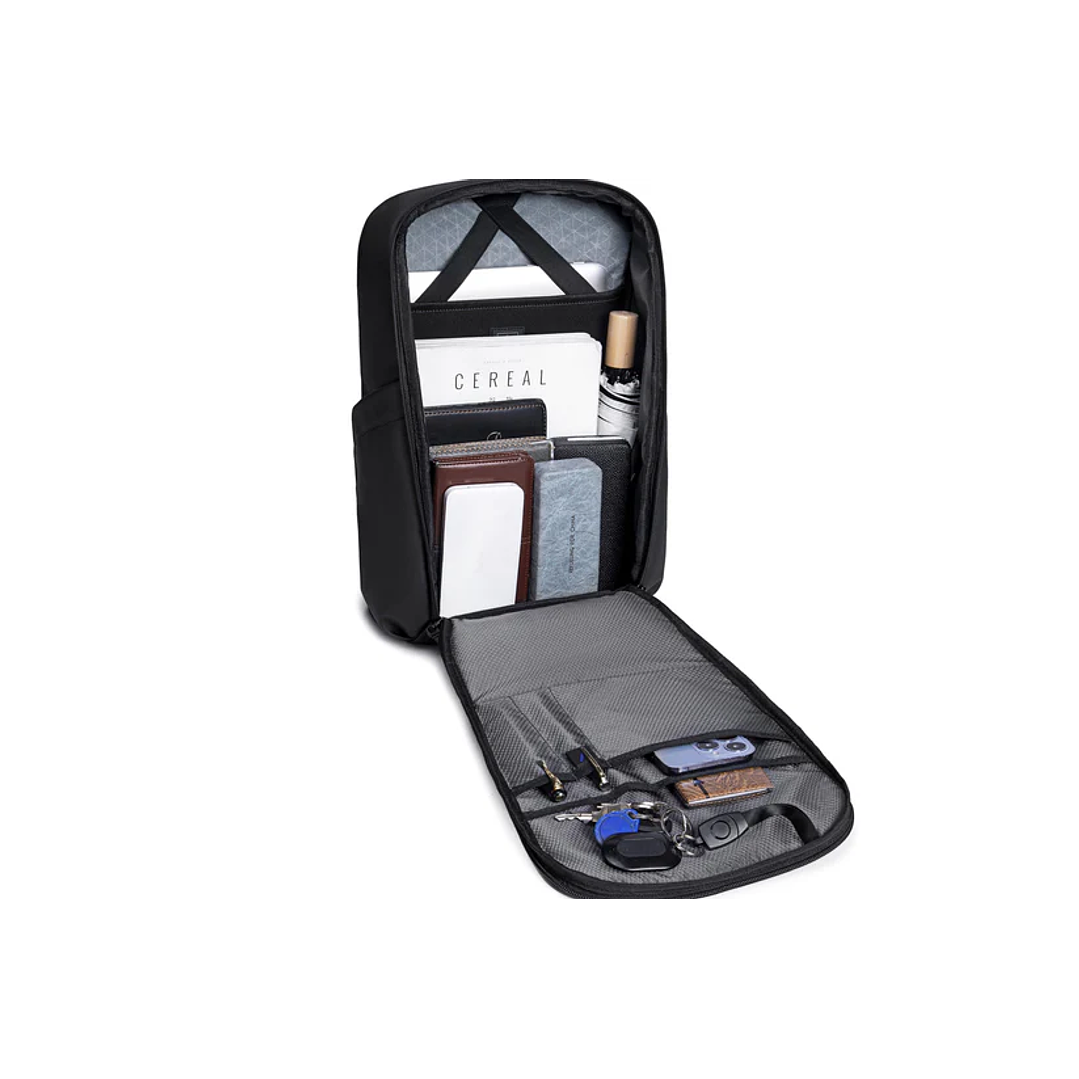 Arctic Hunter B00559 18