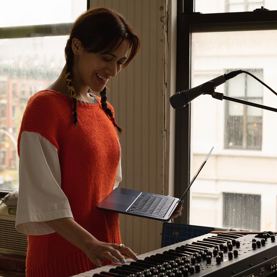 MacBook Air 13-inch | Apple M2 chip | 256GB - 8GB 5