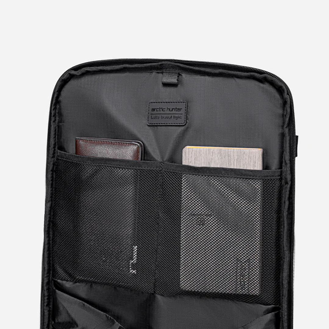 Arctic Hunter B00865 18