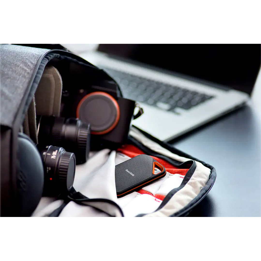 SanDisk 4TB Extreme Pro Portable SSD 2000 MB/s 8