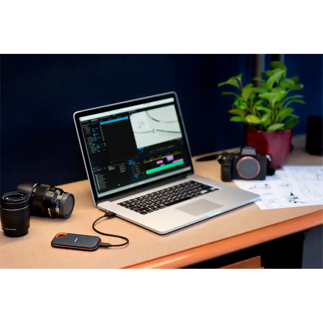 SanDisk 4TB Extreme Pro Portable SSD 2000 MB/s 7