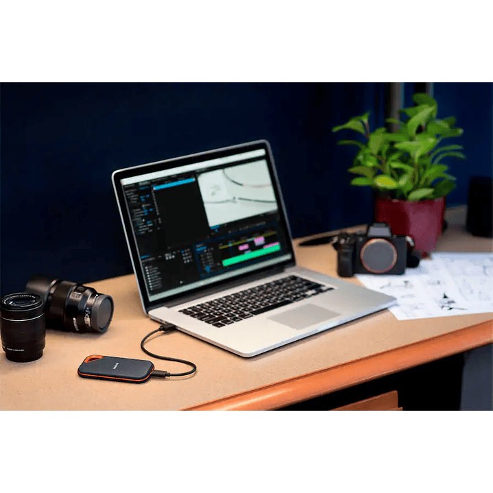 SanDisk 4TB Extreme Pro Portable SSD 2000 MB/s 7