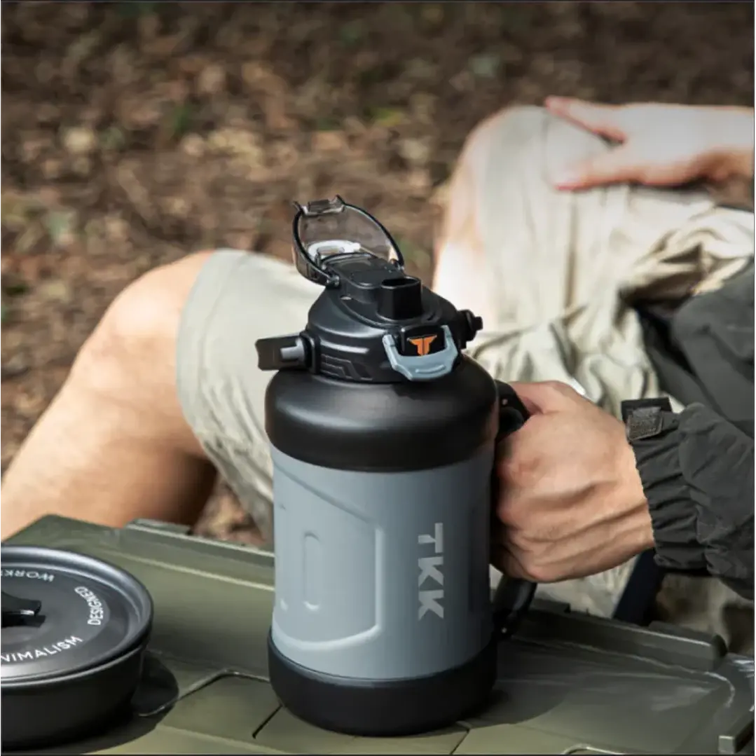 Garrafa de Água Térmica TKK-2028 1,5 l 5