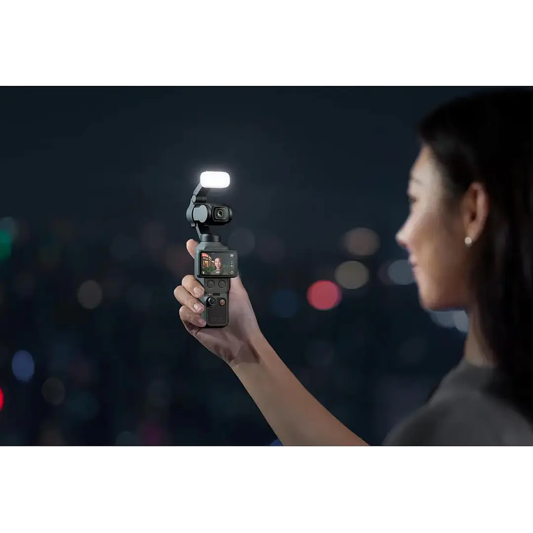 DJI Osmo Pocket 4 Creator Combo 8