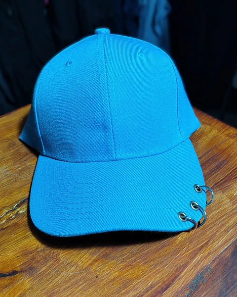Gorra con argollas 