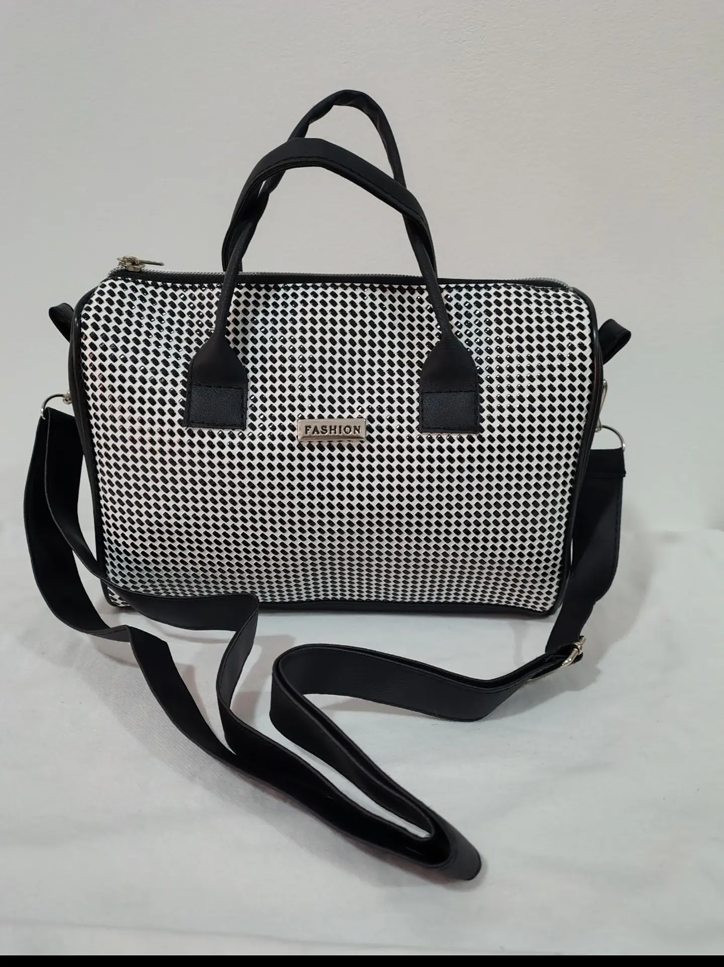 Cartera blanca con negro  2