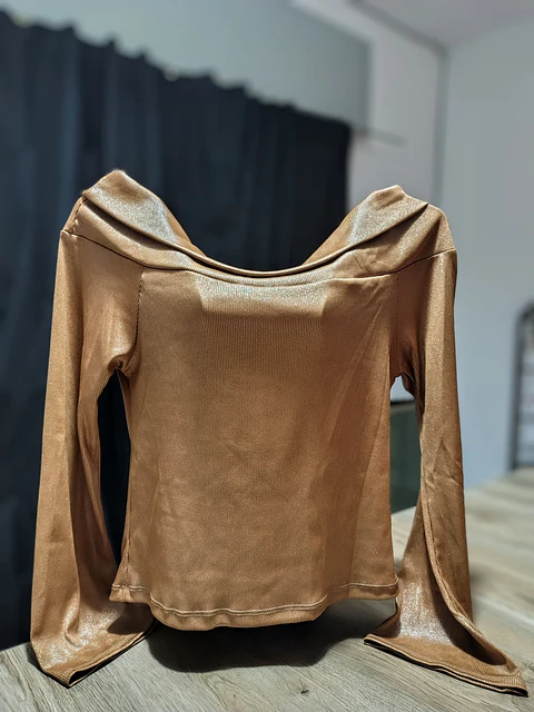 Remera cuello Bote