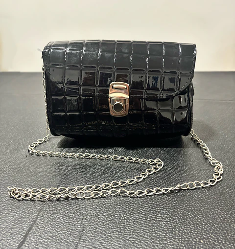 Cartera broche