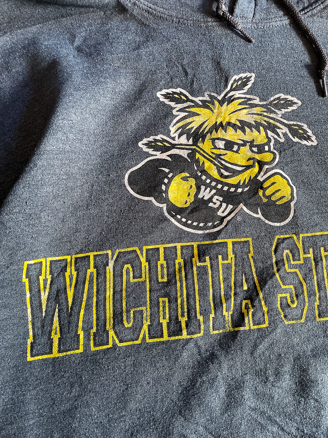 Wichita State Hoodie Bee (L) 2