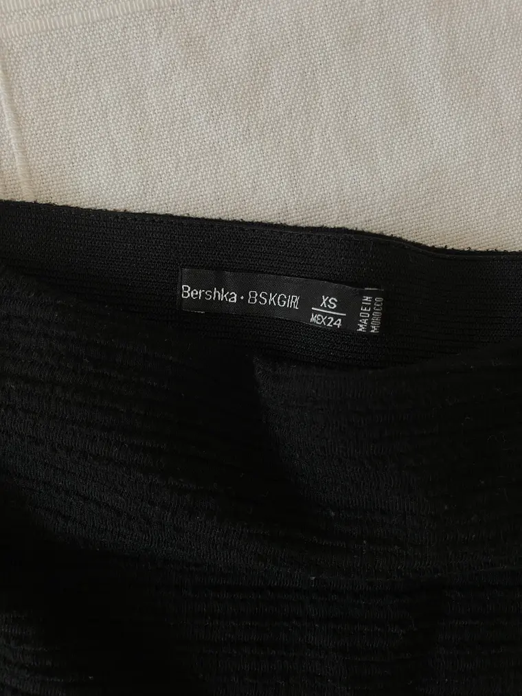 Falda Mini Negra Bershka XS Ajustada Basic Black Skirt Elástica 3