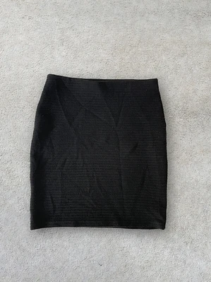 Falda Mini Negra Bershka XS Ajustada Basic Black Skirt Elástica