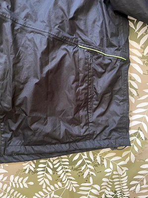 Cortavientos Negro Drizzle M/L Oversized Retro Neón Gorpcore