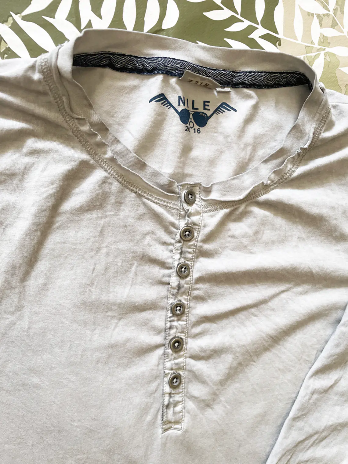 Camiseta Nile M Manga Larga Blanca Henley Style Botones Retro 2