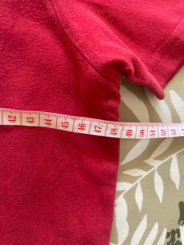 Camiseta Roja M Outfitters Nation College Style Graphic Tee 4