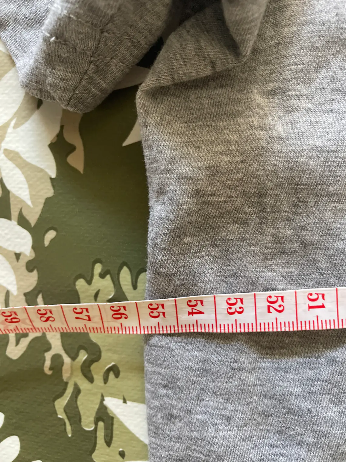 Camiseta Gris H&M L.O.G.G. XL Cuello Pico Grandota Basic 4