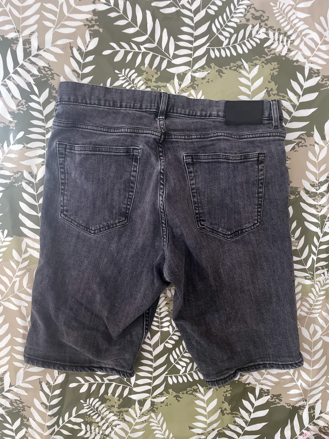 Short Vaquero H&M M Talla 31 Gris Oscuro Slim Fit Denim Retro 3