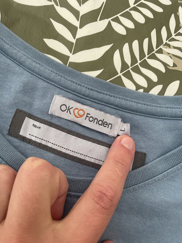 Camiseta Celeste L OK Fonden Dinamarca Barcode Y2K Industrial 5