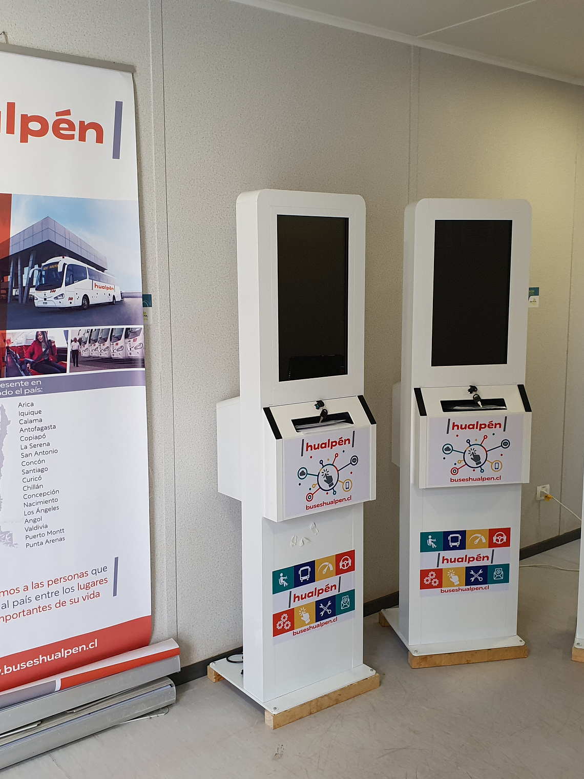 Tótem para Impresión de Documentos A4 | Pantalla Táctil 24” y PC Integrado 2