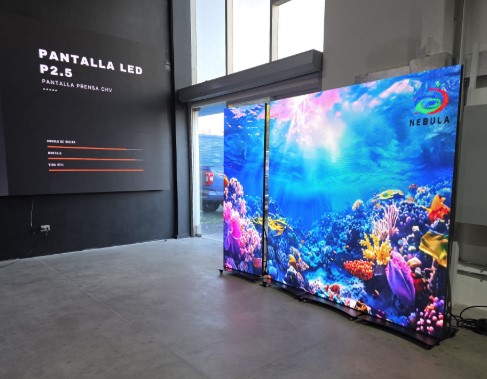 Pantalla LED transparente: usos y precio en Chile