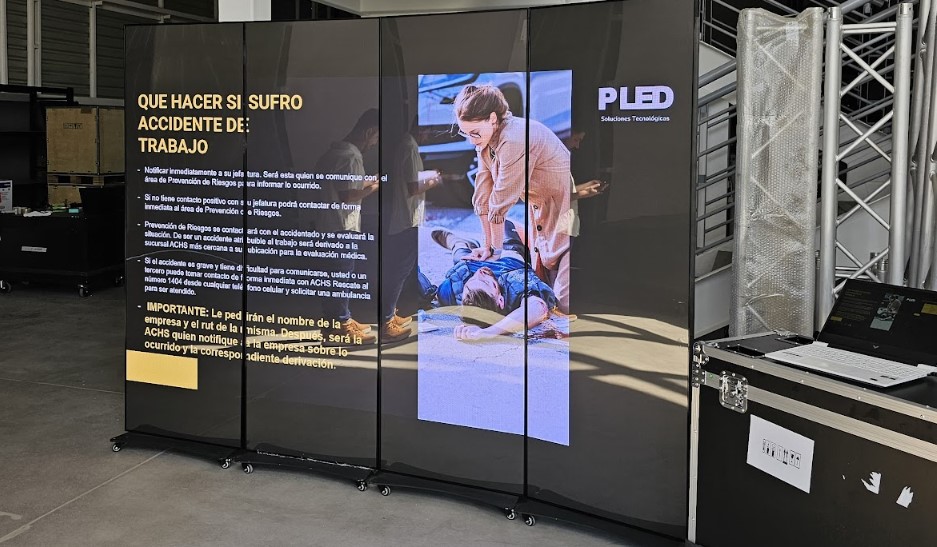 Pendón LED para ferias y stands: guía profesional Chile