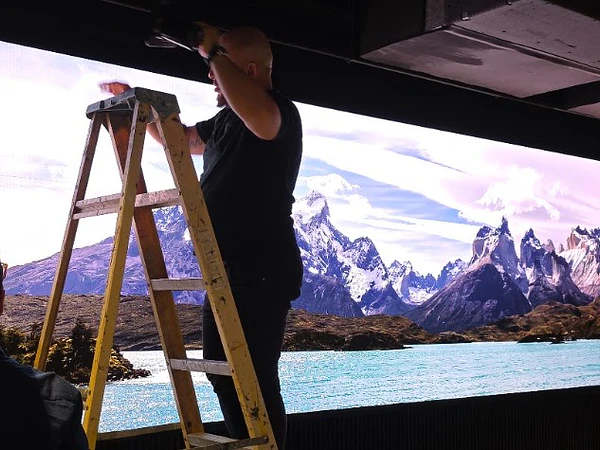 Norma lumínica Chile 2026: que cambia para las pantallas LED publicitarias y como prepararse