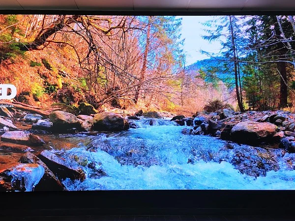 Pantalla LED para Clínicas y Centros de Salud Chile 2026 — Visualcore