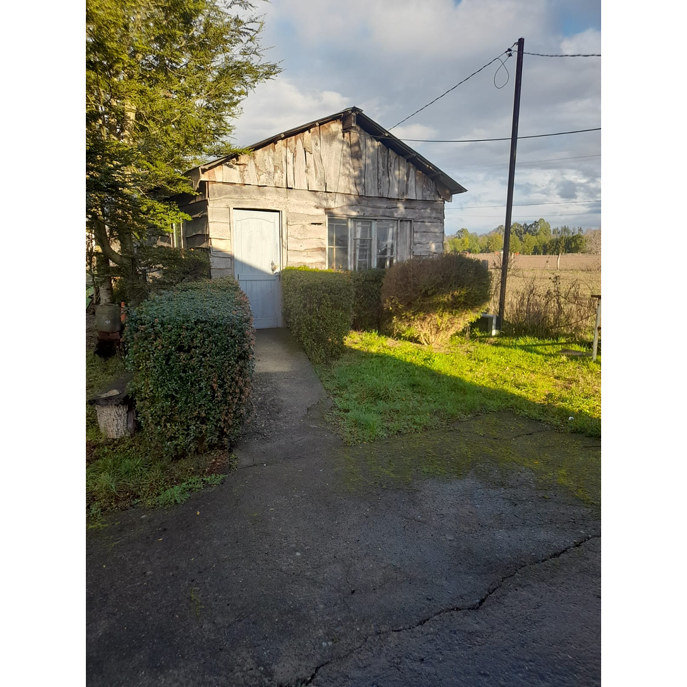 PARCELA CON CASA Y CABAÑA A ORILLA CARRETERA RUTA FREIRE A VILLARRICA SECTOR PUQUEREO