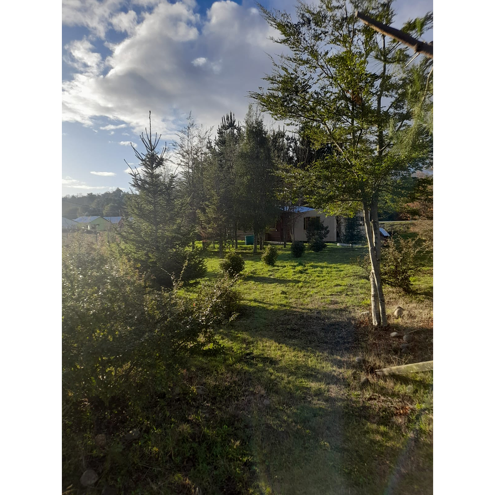 PARCELA CON CASA Y CABAÑA A ORILLA CARRETERA RUTA FREIRE A VILLARRICA SECTOR PUQUEREO