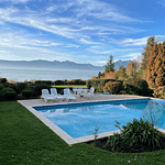 EXCLUSIVA CASA EN PARCELA – PISCINA- VISTA PANORAMICA LAGO VILLARRICA – SECTOR LOS RISCOS