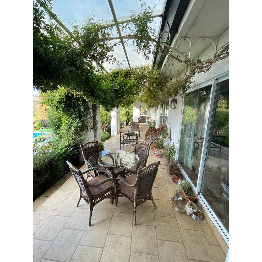 EXCLUSIVA CASA EN PARCELA – PISCINA- VISTA PANORAMICA LAGO VILLARRICA – SECTOR LOS RISCOS