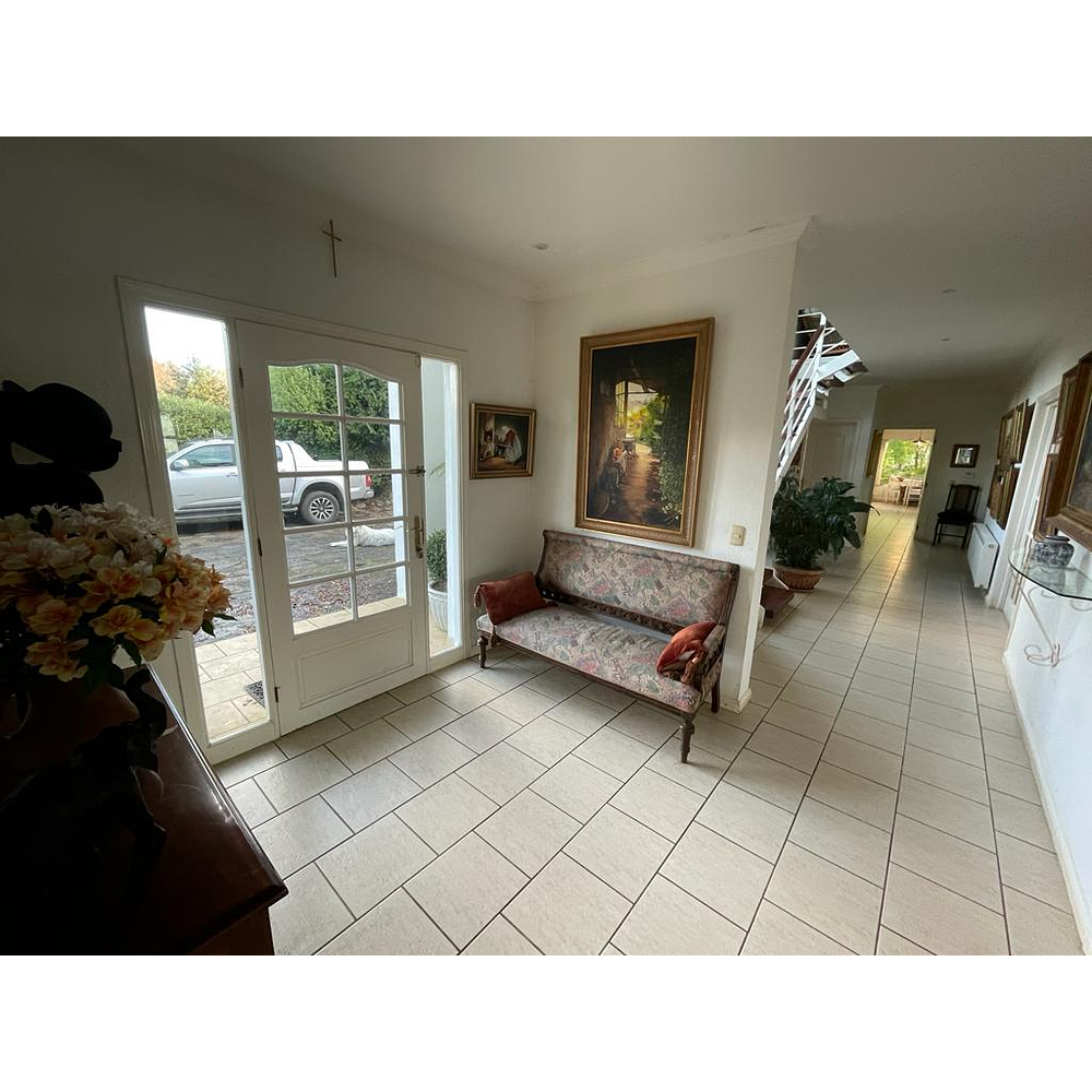 EXCLUSIVA CASA EN PARCELA – PISCINA- VISTA PANORAMICA LAGO VILLARRICA – SECTOR LOS RISCOS