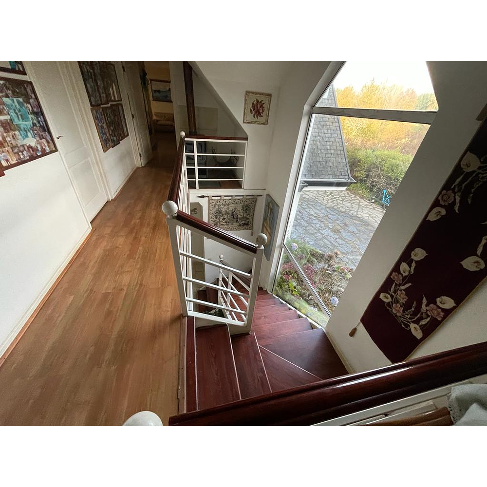 EXCLUSIVA CASA EN PARCELA – PISCINA- VISTA PANORAMICA LAGO VILLARRICA – SECTOR LOS RISCOS