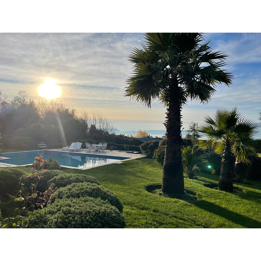 EXCLUSIVA CASA EN PARCELA – PISCINA- VISTA PANORAMICA LAGO VILLARRICA – SECTOR LOS RISCOS