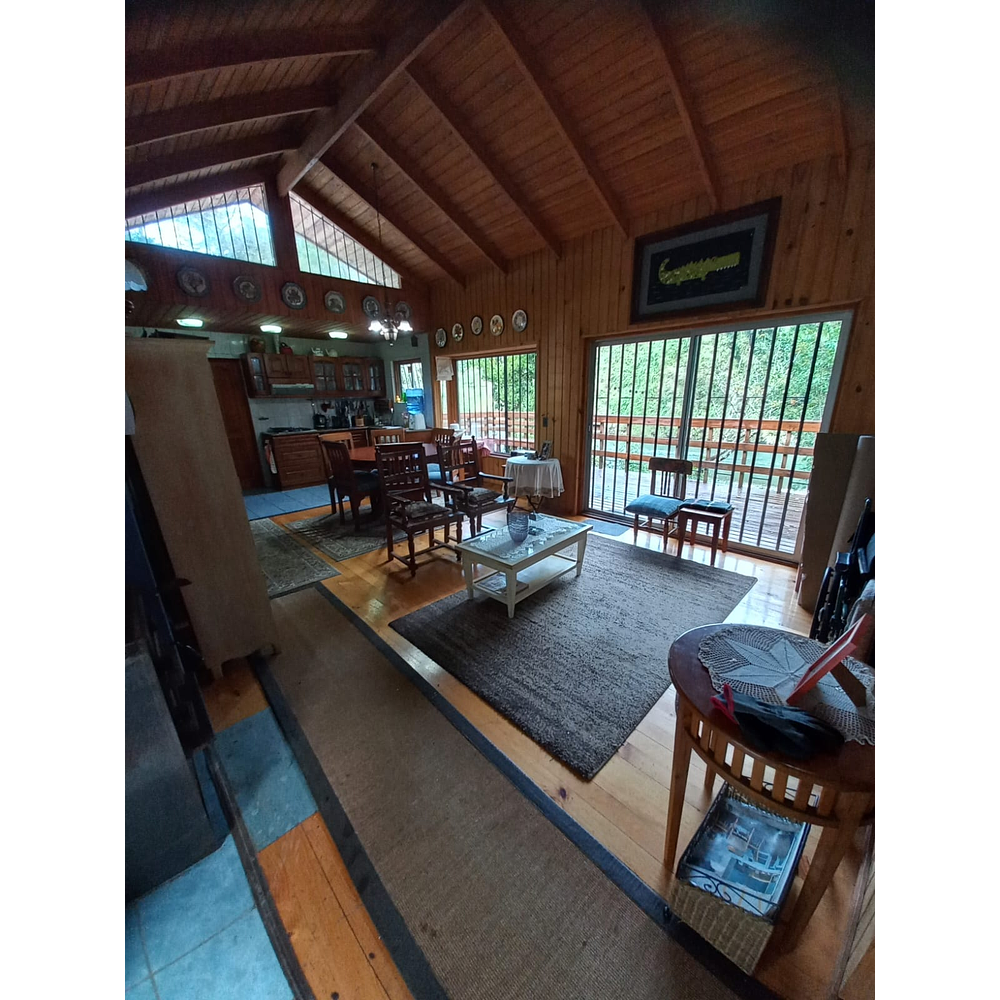 EXCLUSIVA PARCELA CON CASA Y CABAÑA A ORILLAS RIO TOLTÉN Y DESEMBOCADURA RÍO PEDREGOSOS-VILLARRICA