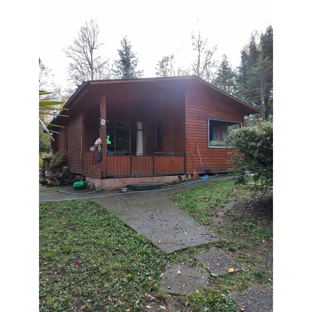 EXCLUSIVA PARCELA CON CASA Y CABAÑA A ORILLAS RIO TOLTÉN Y DESEMBOCADURA RÍO PEDREGOSOS-VILLARRICA