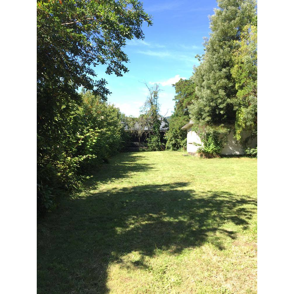 CASA Y CABAÑA – EXPECTACULAR VISTA FRENTE AL LAGO COSTANERA PLAYA GRANDE LICAN RAY LAGO CALAFQUEN