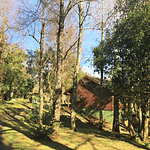 CASA CON PISCINA, VISTA AL LAGO, HERMOSO JARDÍN – SUBIDA AL VOLCÁN – PUCON