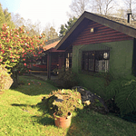 CASA CON PISCINA, VISTA AL LAGO, HERMOSO JARDÍN – SUBIDA AL VOLCÁN – PUCON