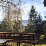 CASA CON PISCINA, VISTA AL LAGO, HERMOSO JARDÍN – SUBIDA AL VOLCÁN – PUCON