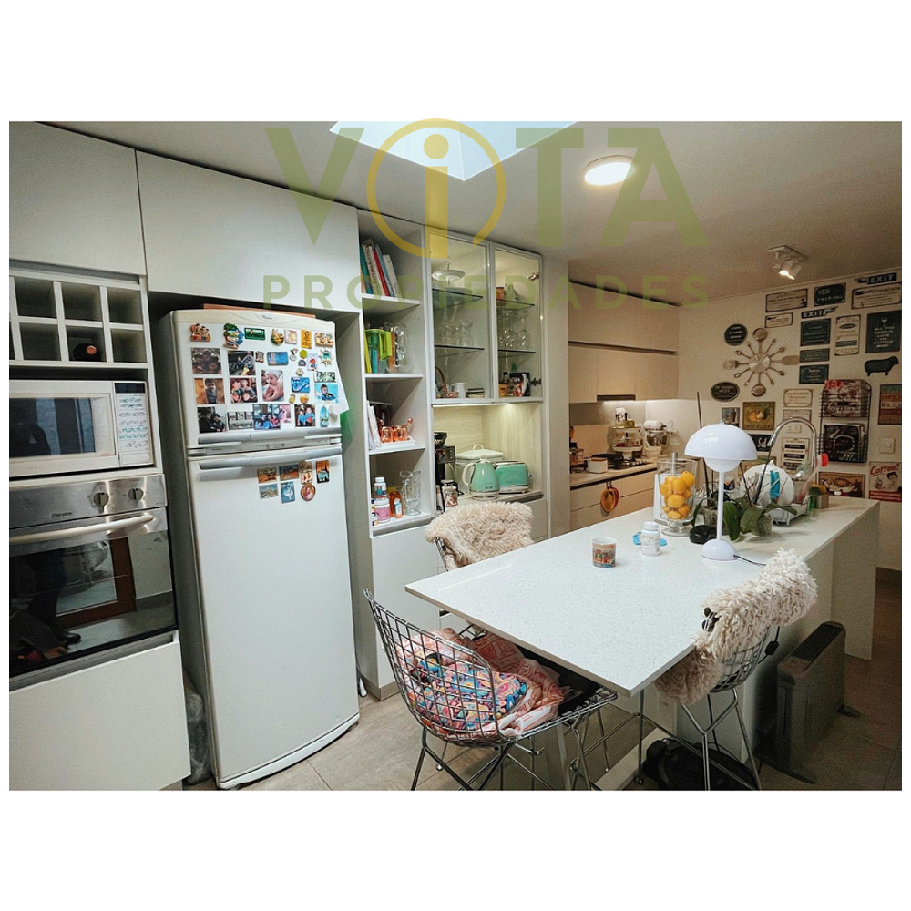 Venta casa 5 dormitorios, 3 baños, Lo Barnechea - Santiago 