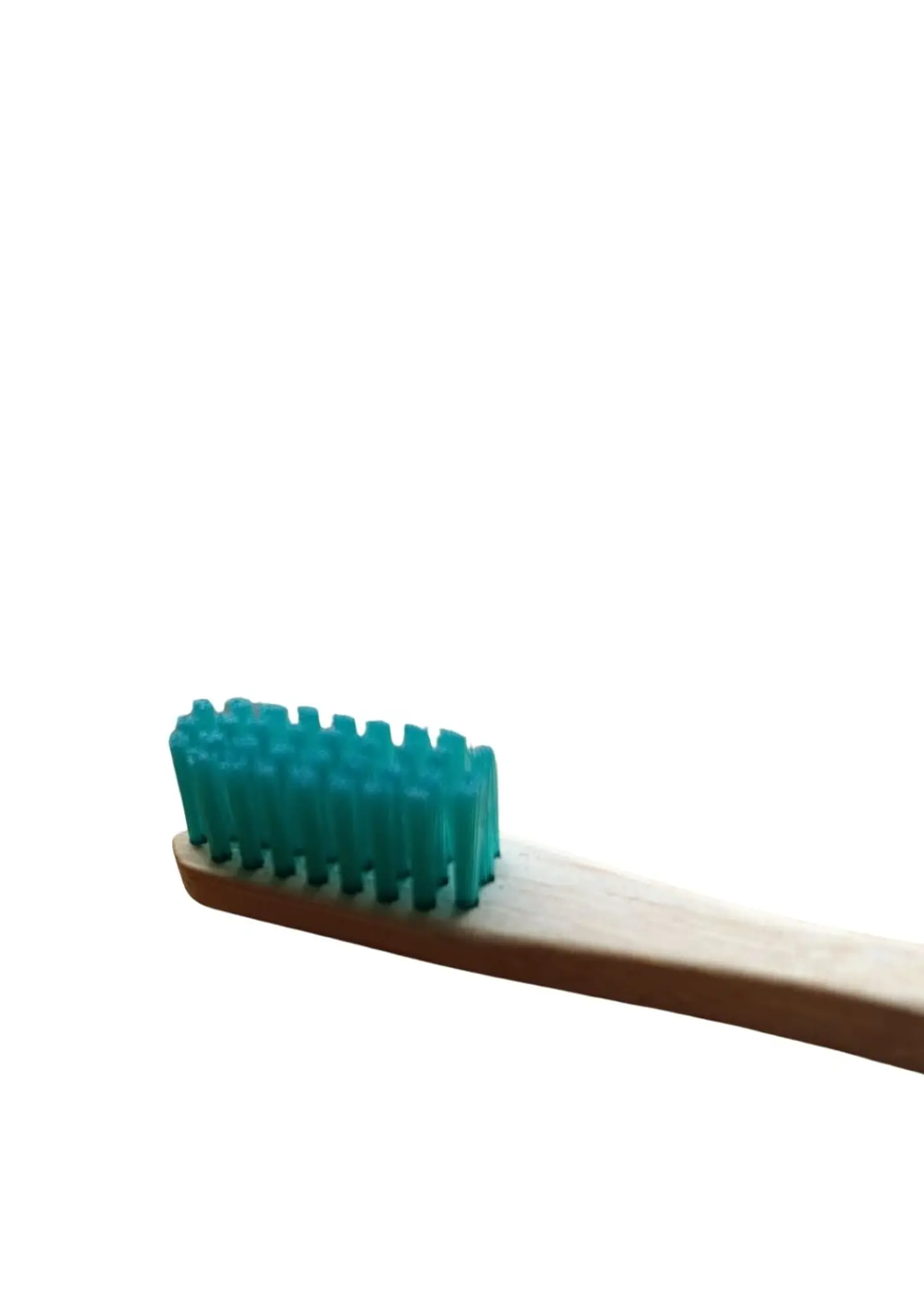 Cepillo Redondo de Bambú con cerdas nylon 6 sin BPA  – Natural como tu sonrisa, fresco como la naturaleza 4