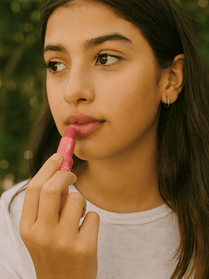 Bálsamo Labial con Color Fresa 9g – 100% Natural, Vegano y Biodegradable