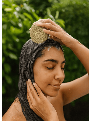 Shampoo Sólido Natural de Menta y Árbol de Té 85g | Cabello Graso | Vegano y Libre de Químicos | Colombia