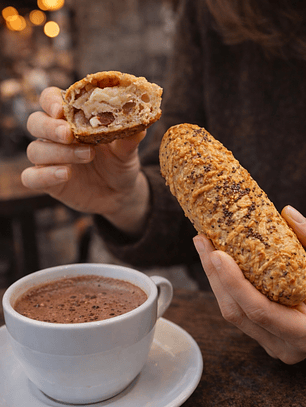 Palo Artesanal de Tocineta y Queso | Masa Madre Natural | Hecho Bajo Pedido  | Sin Conservantes | Fermentación Lenta | Minimo 10 unidades por pedido
