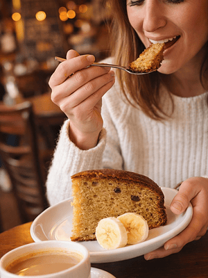 Torta de Banano Gourmet 2,2 kg Entera | Tipo Cafés de Especialidad | 16 Porciones | Sin Grasas Trans