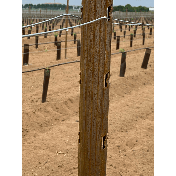 Poste metálico V-PRO em Aço  CORTEN  1
