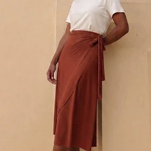 Falda Envolvente Midi